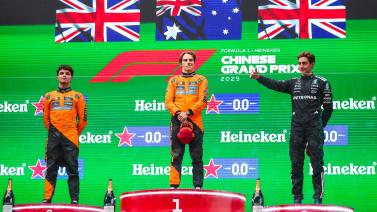 吴艳妮在跨 吴艳妮在跨